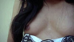 putita trans loves pouring hot piss on her body