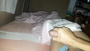 Gusta Bartoo enjoys a relaxing hand session