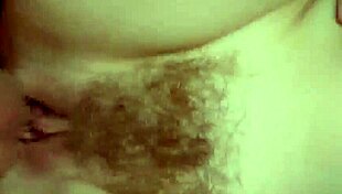 Üvey anne partnerini anal straponla domine ediyor, vahşi seansta