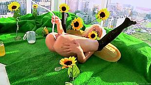 Süße Einlauf-Schönheit, wie spritzt du heiße Milch?