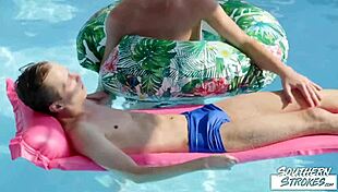 Raya Moon fingering her tight teen twat 😍