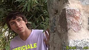 Adolescente Recebe Facial e Goza Forte