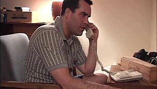 继奶奶荡妇勾引年轻小伙做爱