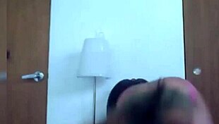 morochita turns on webcam to send sexy video to boyfriend