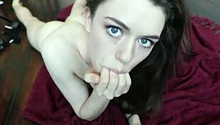 What's the Name of This Girl Masturbating Solo?!