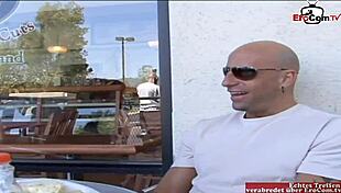 Yo, uită-te la această milf latină cu țâțe grase luată pentru futut public!