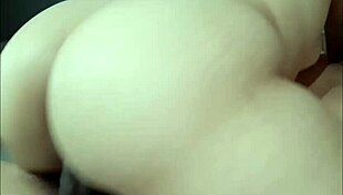Perfect Bubblebutt Girl Fucks Pussy Deep Hard in Close View