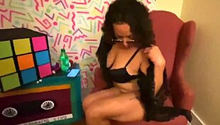 I, Anna Maria, mature Latina, play again