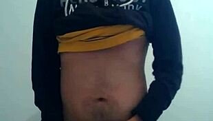 Watch me masturbate wildly in the office bathroom!