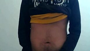 Watch me masturbate wildly in the office bathroom!