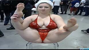 Chubby Blonde Webcam Babe With Big Booty