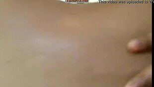 Cach lam con gai suong: Lu gives a sensual blowjob