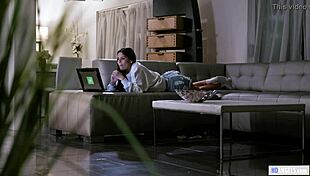 פיזרתי על החורגת קטיה רודריגז ומקנזי לי בסצנה לסבית חמה, אוהו זה היה כל כך רטוב ואינטנסיבי