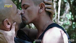 Gay Voyeur Fucks Big Ass on Trail During Family Vacation