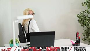 OMG, if her boss knew... this blonde babe showin’ her sexy moves!