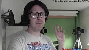 Leeds amateur chick sucking off nerdy guy