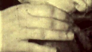 Дарк Лантърн Ентъртейнмънт разкрива винтидж четворка Изповеди на викториански джентълмен