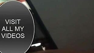 Sama doma, Latina dává felaci na gauči před tvrdým anál sexem