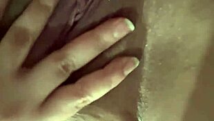 valeriavida explores solo masturbation as an amateur