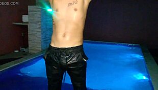 Big Cock Stretches Tight Ass Novinho