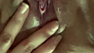 valeriavida explores solo masturbation as an amateur