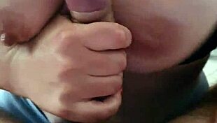 il mio vicino sborra sulle mie tettone natural big tits masturbation