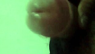 Intense Live Masturbation Action