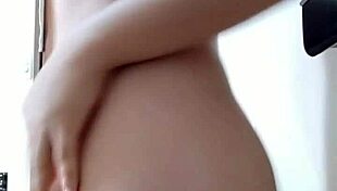 Novinha Safada Masturbating While Husband Works