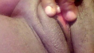 sexy jamaican girl shows pussy