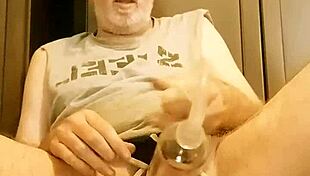 Thomas odea explores gay porn with big cocks and masturbation