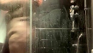 Gordita Stroking Herself Wild, Wanna See It?