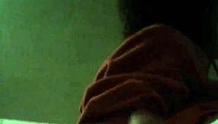 Amateur handjob from my fiance 😏💦