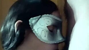 Mi mujer me sorprende despues de la ducha con sexo