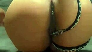 Ο μεγάλος κώλος της γυναίκας ενυδατώνεται πριν το έντονο αναλ σεξ