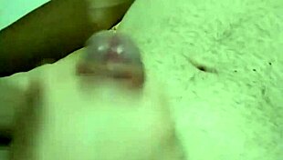 MINHA MADRasta entrou no quarto e me pegou BATENDO UMA PUNHETA e TERMINOU O SERVIÇO