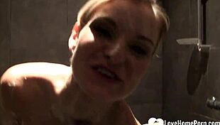 Sexy amateur babe showers naked