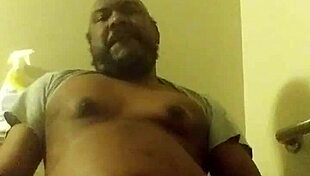 sitting around bored and horny for cock