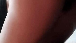 Тази сладка дребна 18+ латиноамериканка брюнетка ме кара да свърша с уменията си по фетиш на краката 😍