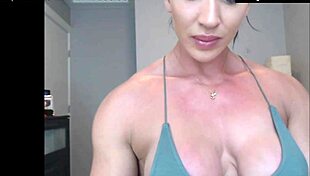 fbb webcam show with flexible bodybuilder