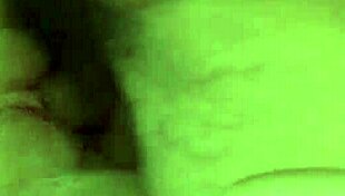 Натуральная большая брюнетка трахается в BDSM подчинении