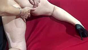 زوجة خائنة تنيك صديقها بقوة بينما يشاهد الزوج!