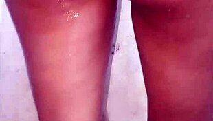 mi hermana me seduce en la ducha abriendo su culo