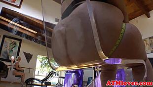 Round ass babe spreads her big ass wide 😏