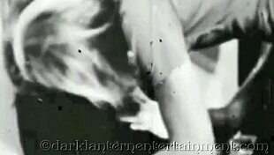 Dark Lantern Entertainment zeigt Stiefmütter-Retro-Postkarten