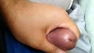 Jerkin it to some amateur gay bj