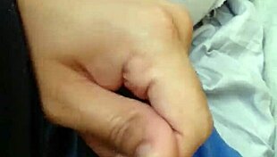 Jerkin it to some amateur gay bj