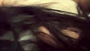 mi hermanastro deja la puerta abierta de su cuarto y me entre