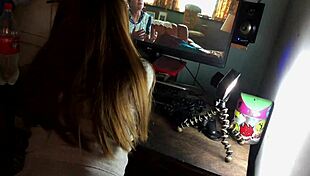 Flaca came to watch movies but got excited