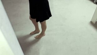 Seductive young girl seduces clothing courier! Gives herself completely!