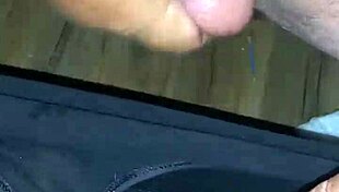 Watch me play with my dick like this!